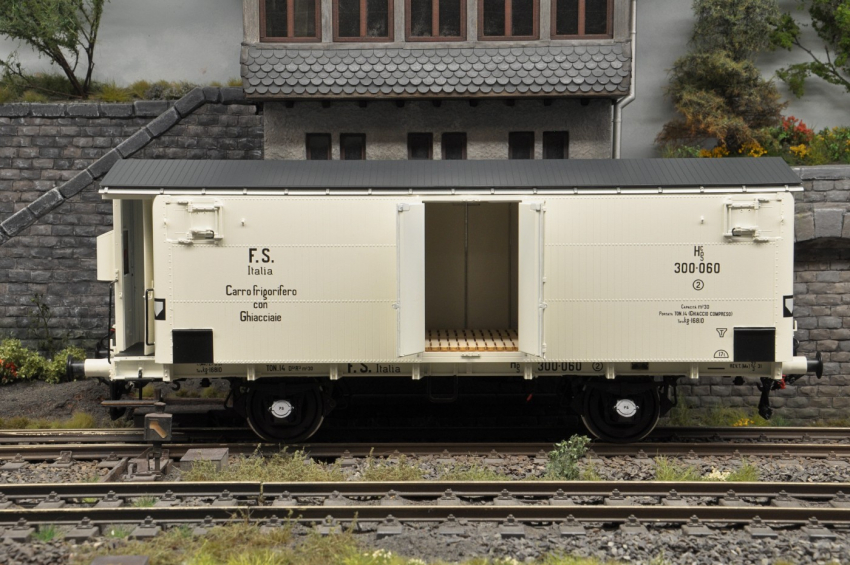 Dingler Spitzdach-Kühlwagen Hgc mit Bremserhaus der FS (Ferrovie dello Stato) Ep. II