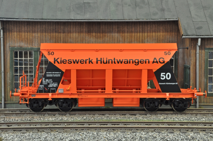 Dingler/Lokladen 4-achs. Kieswagen "Kieswerke Hüntwagen AG"