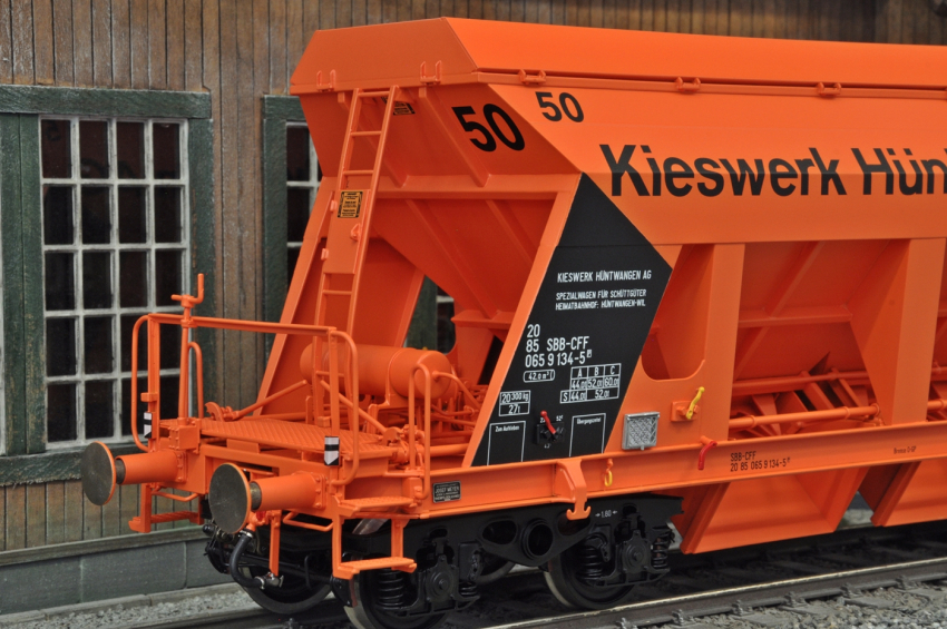 Dingler/Lokladen 4-achs. Kieswagen "Kieswerke Hüntwagen AG"