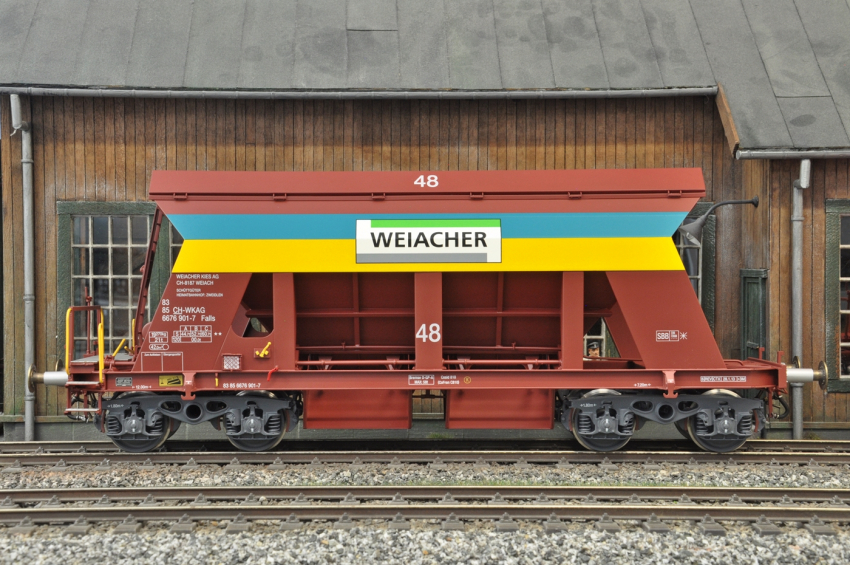 Dingler/Lokladen 4-achs. Kieswagen "Weiacher Kies AG"