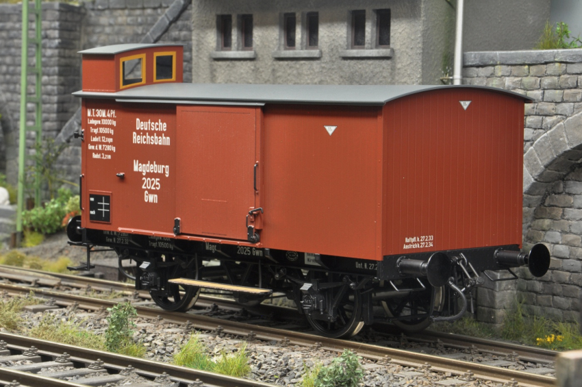 Preview: Fine Models "gedeckter Güterwagen" Gwn mit Bremserhaus DRG Ep. II