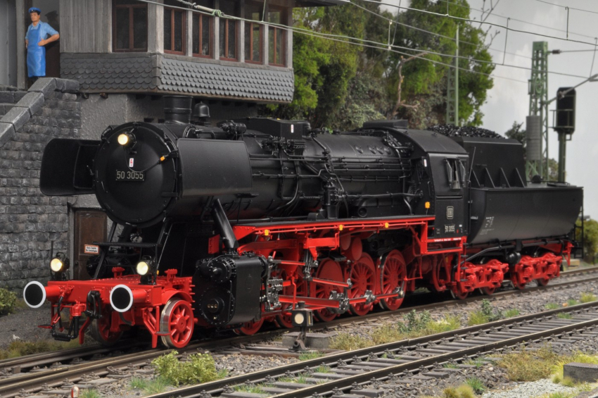 KM1 BR 50 3055 ÜK der DB Ep. III mit NEM-Radsätzen Neuheit.