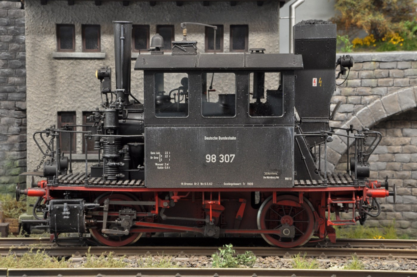 Preview: KM1 BR 98 307 "Glaskasten" der DB Ep.IIIb, gealtert & gesupert (2. Hand)