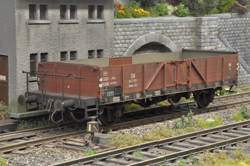 KM1 Ommr 32 "Linz" der DB Ep.IIIa mit Bremserbühne gealtert