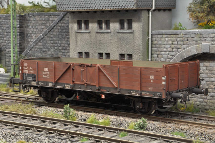 KM1 Ommr 32 "Linz" der DB Ep.IIIa mit Bremserbühne gealtert