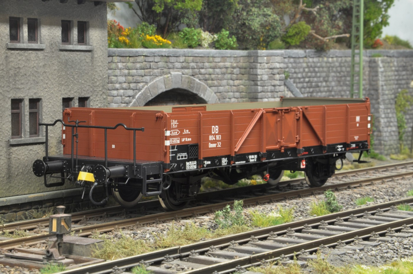KM1 Ommr 32 "Linz" der DB Ep.IIIa mit Bremserbühne