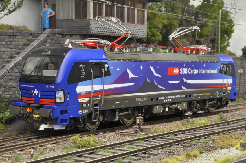 KM1 BR 193 492 "Vectron", SBB Cargo Nightpiercer "Rhein"