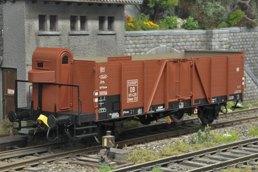 KM1 Ommr 33 "Villach" der DB Ep.IIIa mit Bremserhaus