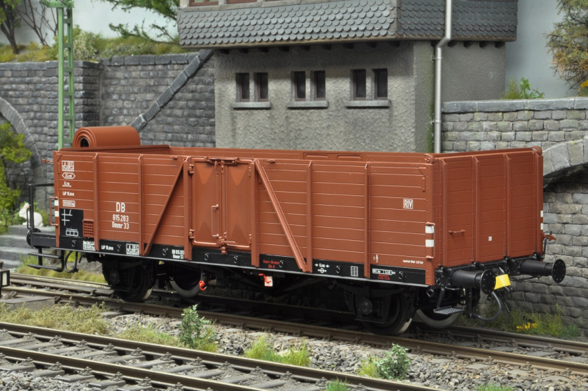 KM1 Ommr 33 "Villach" der DB Ep.IIIb mit Bremserhaus