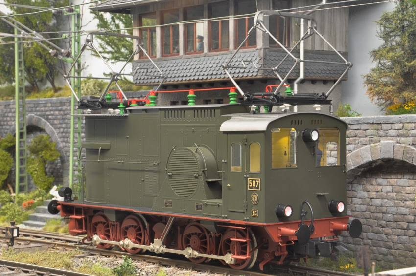Preview: Märklin EG 507 Güterzug-Elektrolokomotive der K.P.E.V, Ep. I