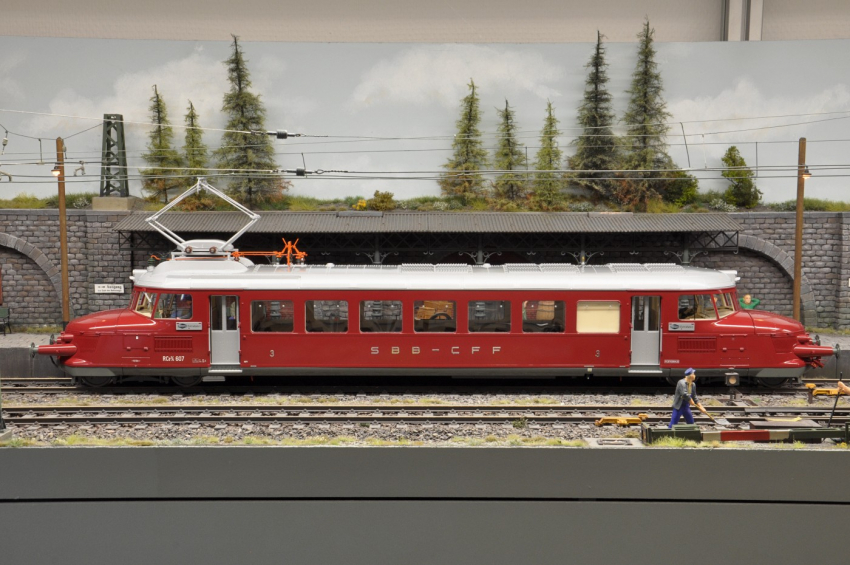 Preview: Märklin Triebwagen RCe 2/4 "Roter Pfeil" der OeBB
