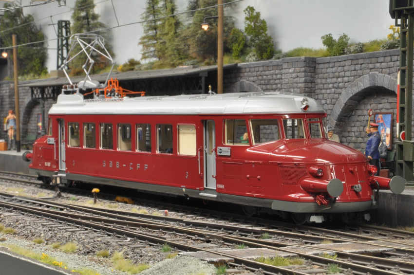 Preview: Märklin Triebwagen RCe 2/4 "Roter Pfeil" der OeBB