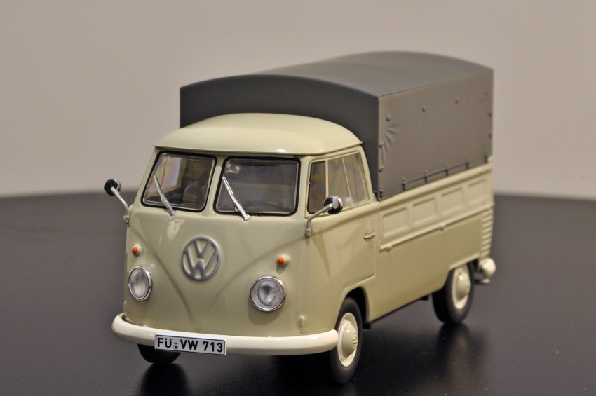 Schuco VW T1b Pritsche / Plane