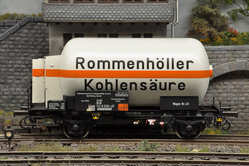Preview: Steiner Modellwerke Druckgaskesselwagen "Rommenhöller" Ep.IVc, NEM Radsätze
