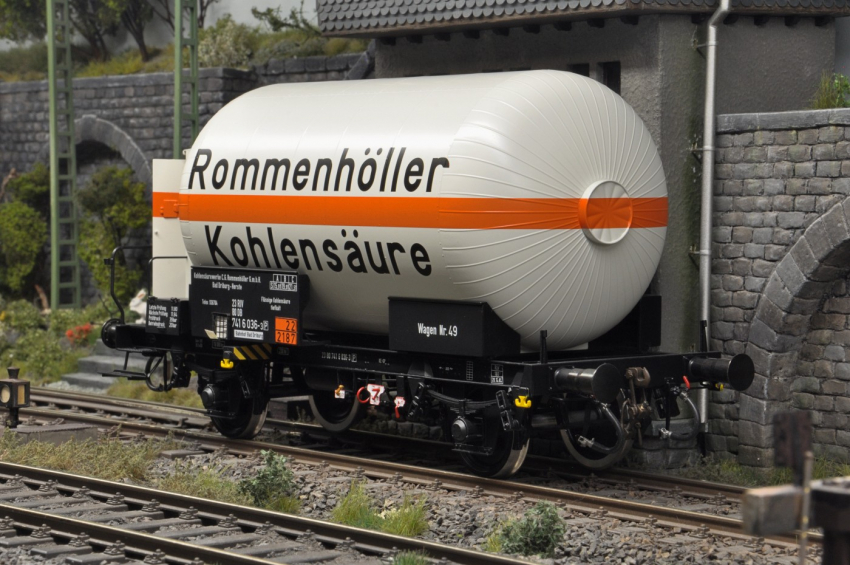 Preview: Steiner Modellwerke Druckgaskesselwagen "Rommenhöller" Ep.IVc, NEM Radsätze