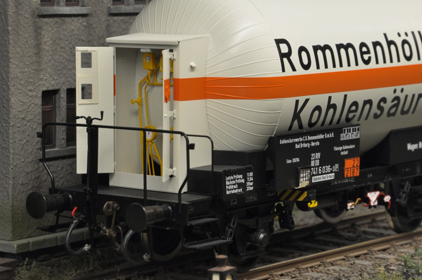 Preview: Steiner Modellwerke Druckgaskesselwagen "Rommenhöller" Ep.IVc, NEM Radsätze