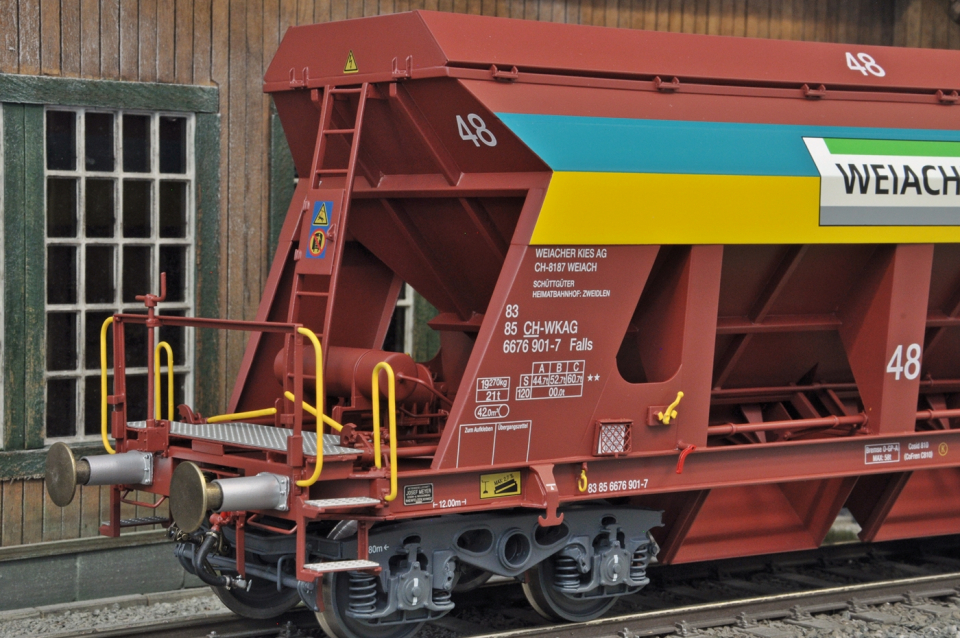Dingler/Lokladen 4-achs. Kieswagen "Weiacher Kies AG"
