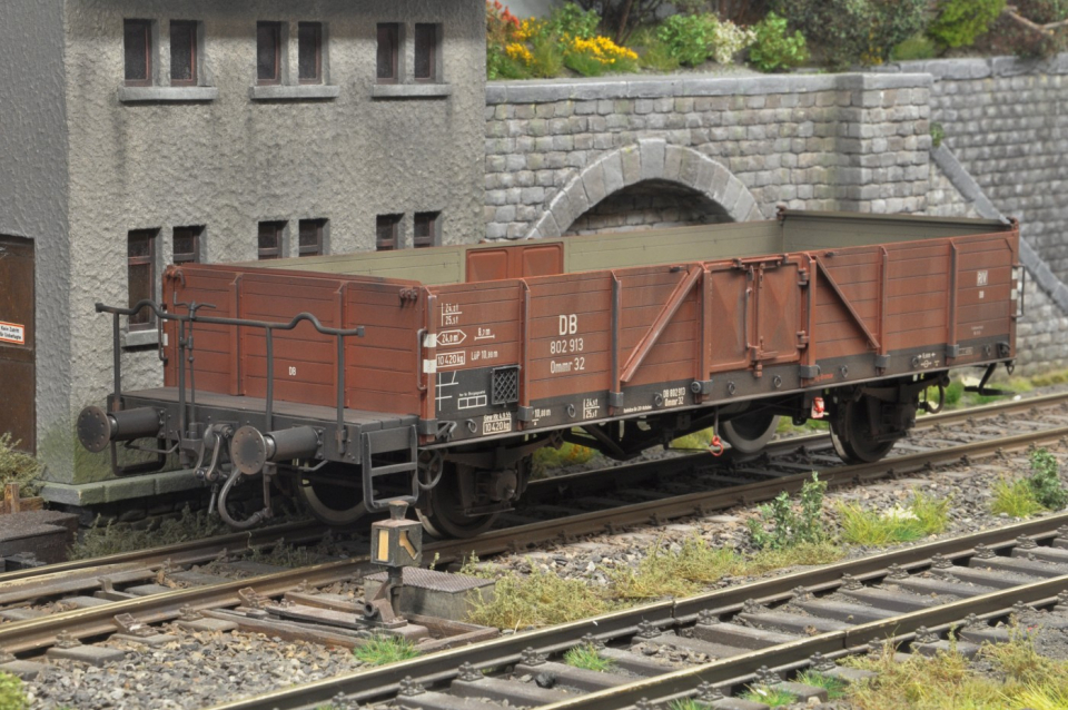 KM1 Ommr 32 "Linz" der DB Ep.IIIa mit Bremserbühne gealtert