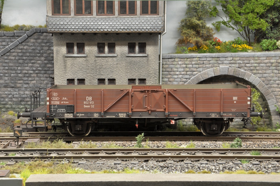 KM1 Ommr 32 "Linz" der DB Ep.IIIa mit Bremserbühne gealtert