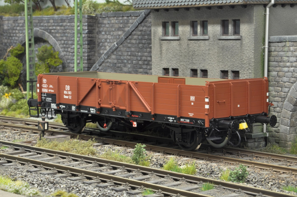 KM1 Ommr 32 "Linz" der DB Ep.IIIa mit Bremserbühne