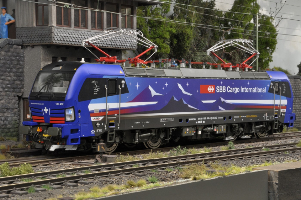 KM1 BR 193 492 "Vectron", SBB Cargo Nightpiercer "Rhein"