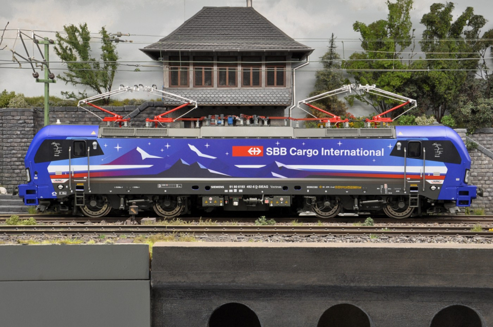 KM1 BR 193 492 "Vectron", SBB Cargo Nightpiercer "Rhein"