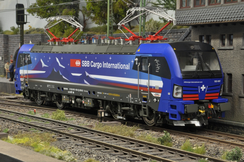 KM1 BR 193 492 "Vectron", SBB Cargo Nightpiercer "Rhein"