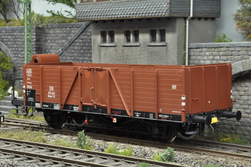 KM1 Ommr 33 "Villach" der DB Ep.IIIb mit Bremserhaus