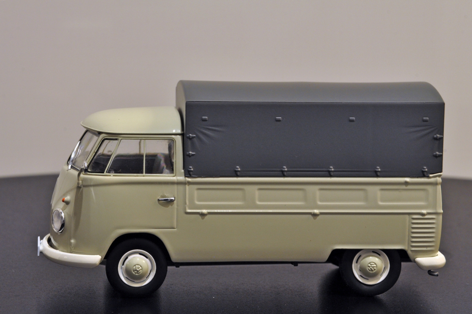 Schuco VW T1b Pritsche / Plane